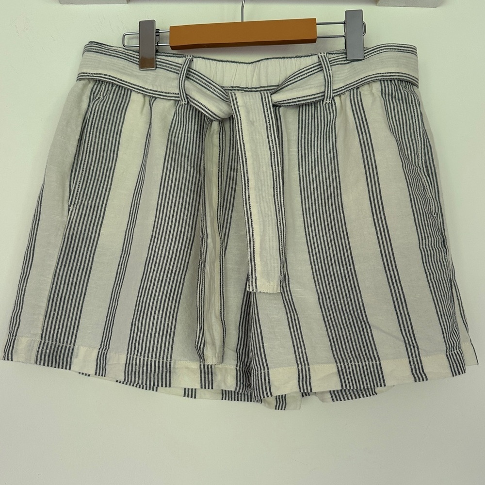 Eddie Bauer | Blue & White Striped Linen Blend Shorts with Belt